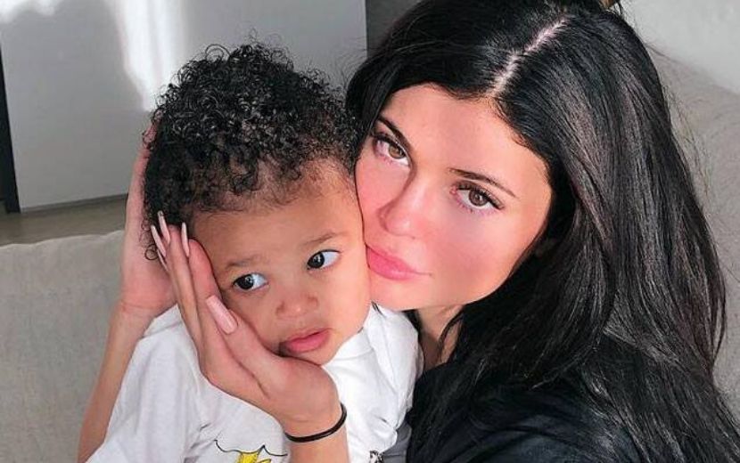 Kylie Jenner fala sobre detalhes íntimos do nascimento de Baby Stormi