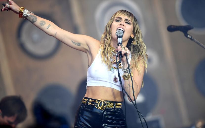 Coronavírus: Miley Cyrus cancela show na Austrália e lamenta nas redes sociais