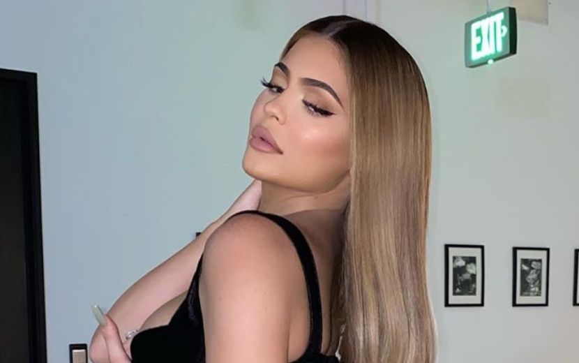 Kylie Jenner ostenta quarto dos sonhos com mimos inacreditáveis para os hóspedes