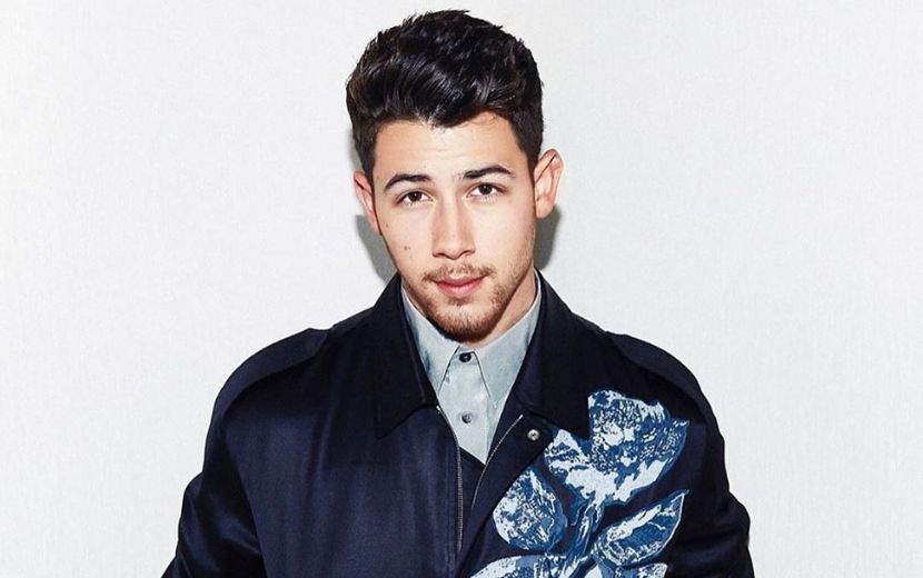 Nick Jonas lança música em homenagem aos profissionais de saúde