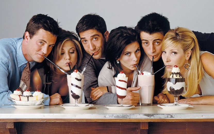 Co-criadora de Friends diz que deveria ter diversificado o elenco da série: “Gostaria de saber antes o que sei hoje”