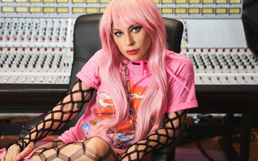 Sucesso! Lady Gaga surge com várias músicas do Chromatica na Billboard Hot 100