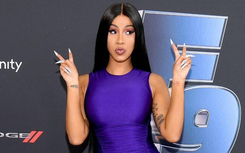 Cardi B é acusada de roubar rimas por rapper do TikTok e protagoniza barraco na web