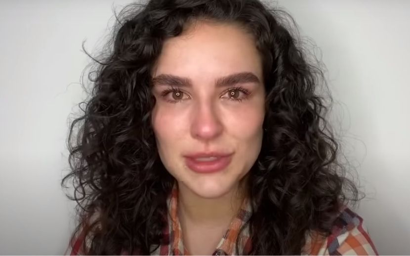 Entre lágrimas, Kéfera se despede oficialmente do Youtube