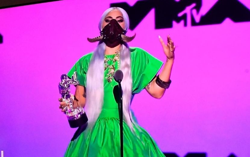 5 momentos mais bizarros do VMA 2020: Black Eyed Peas com luzes na região pélvica, cerimônia gravada e mais!