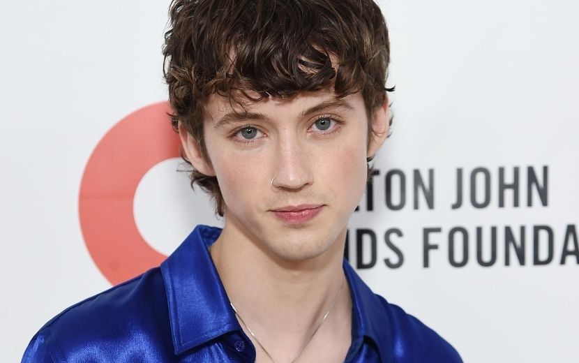 "Rager Teenager!": Troye Sivan pega fãs de surpresa e lança novo single!