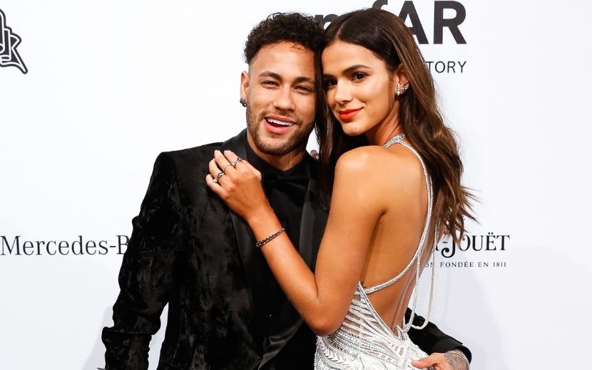 Saudades? Neymar curte vídeo antigo beijando Bruna Marquezine e fandom #BruMar vai à loucura!