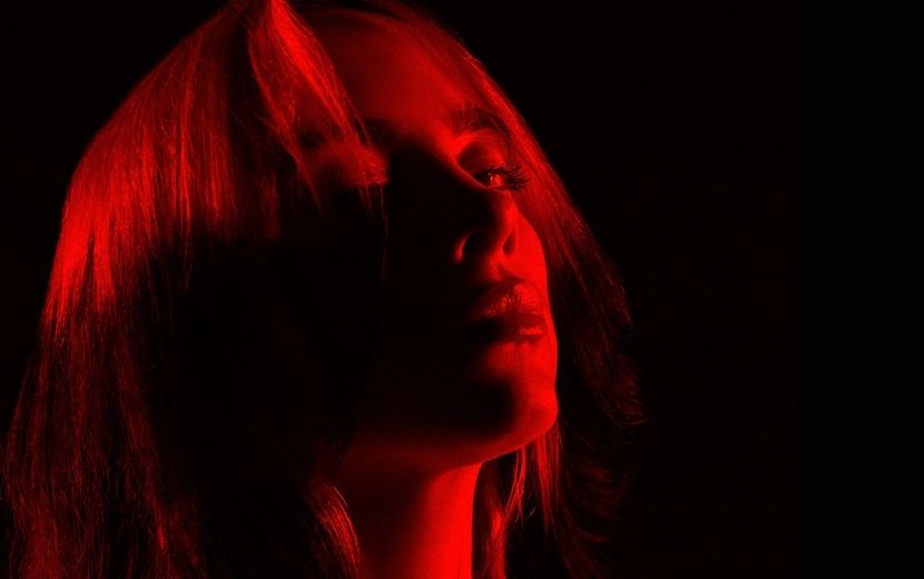 AMAs: Billie Eilish apresenta "Therefore I Am" em corredor vermelho impactante
