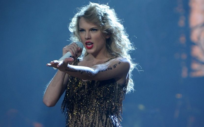 #TaylorSwiftIsFree: entenda a celebração dos fãs da cantora neste domingo (1°)