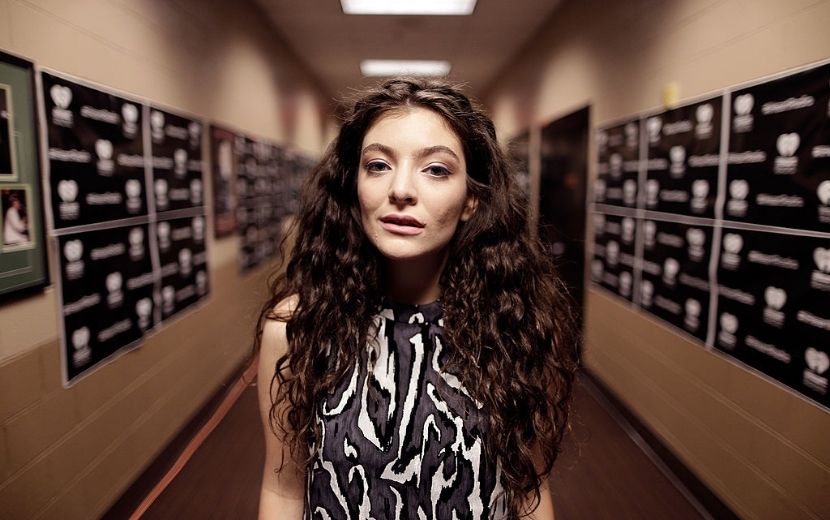 Lorde revela o motivo de ter abandonado as redes sociais: "Destruía a parte do meu cérebro que consegue me fazer trabalhar"