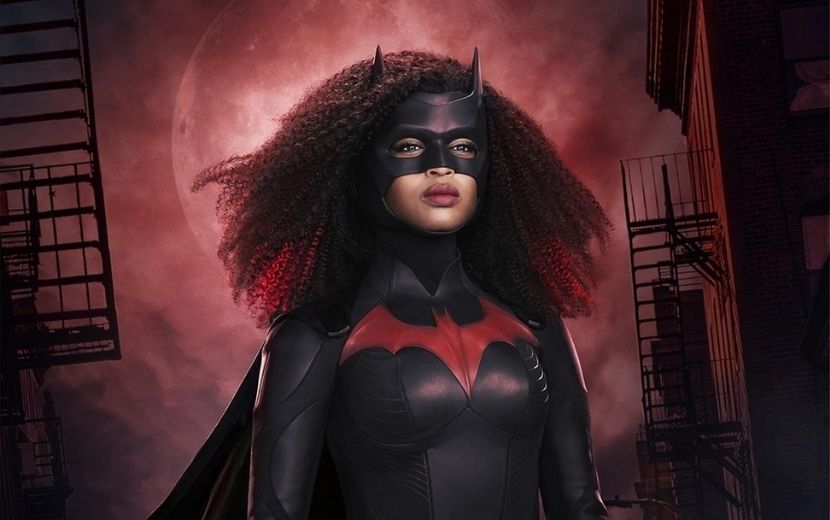CCXP Worlds: Javicia Leslie mostra bastidores da segunda temporada de "Batwoman"
