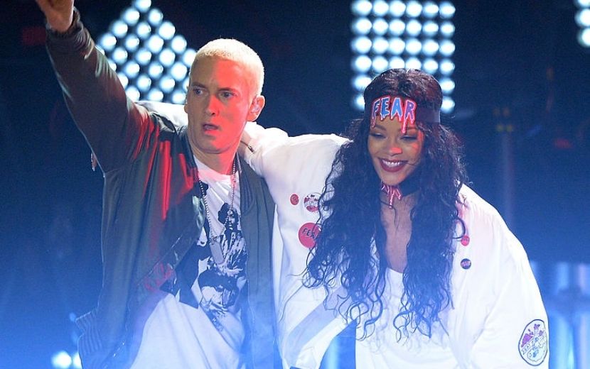 Eminem pede desculpas a Rihanna em trecho de nova música