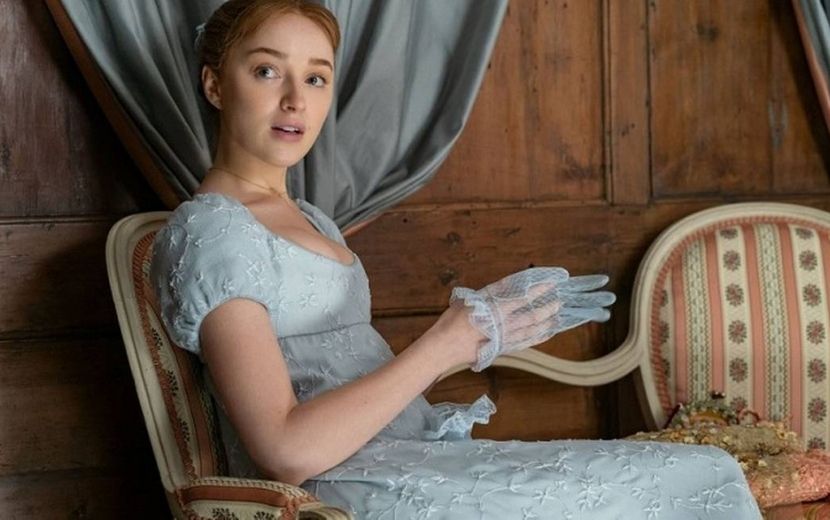 Phoebe Dynevor, de "Bridgerton", revela que teve que assistir a série com os avós; entenda