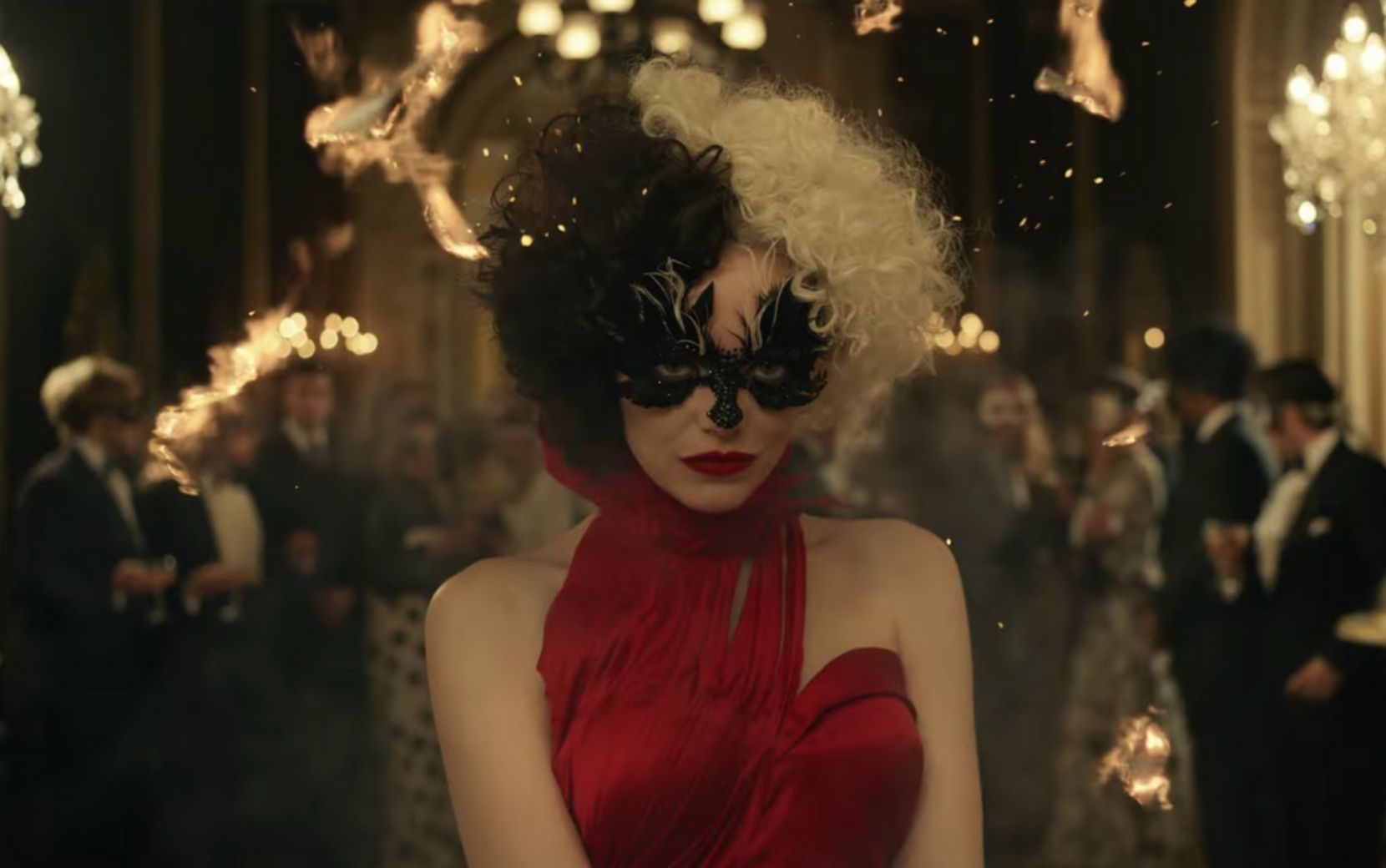 Emma Stone vive vilã determinada no primeiro trailer de "Cruella"