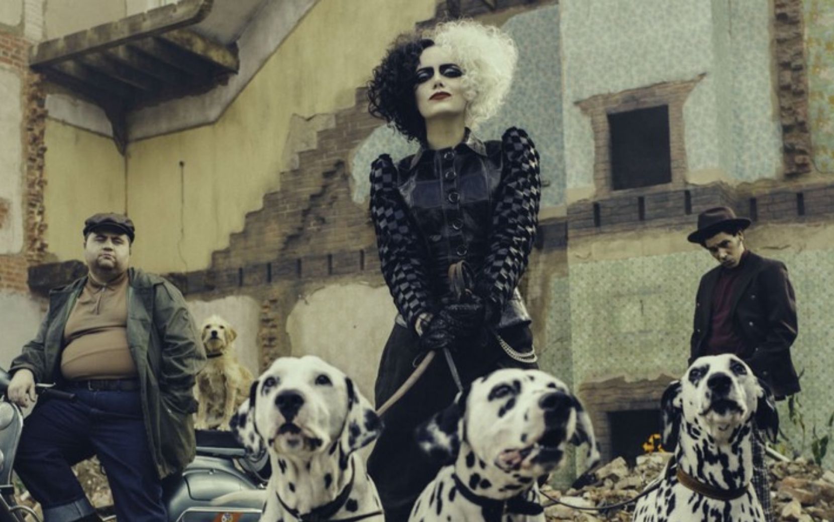 Disney divulga cartaz inédito de Emma Stone como Cruella de Vil