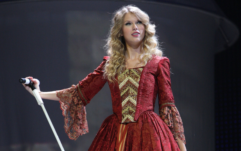 Presente de Valentine's day: confira a nova versão de Taylor Swift para "Love Story"