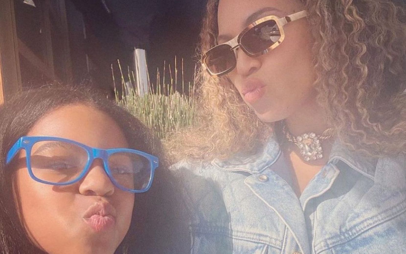 Uma família dessas! Beyoncé compartilha fotos fofas e raras dos filhos no Instagram