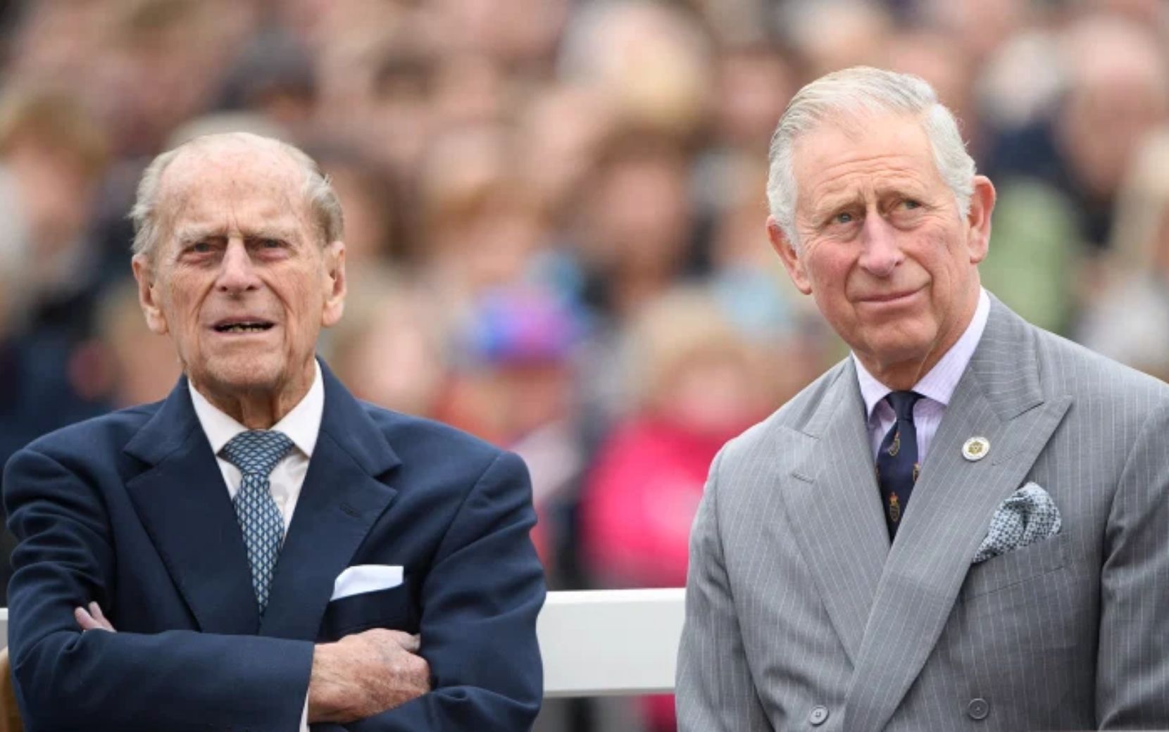 Príncipe Charles se emociona em discurso sobre morte do pai, Príncipe Philip