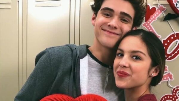 Dueto de Olivia Rodrigo e Joshua Basset na segunda temporada de "High School Musical" é divulgado