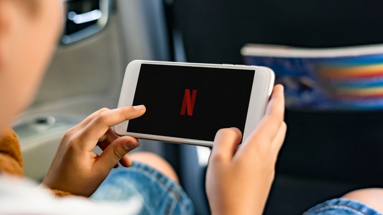 Na dúvida sobre o que assistir? Netflix lança novo recurso de "Títulos Aleatórios"