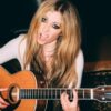 De volta! Avril Lavigne divulga trechos das primeiras músicas do novo álbum