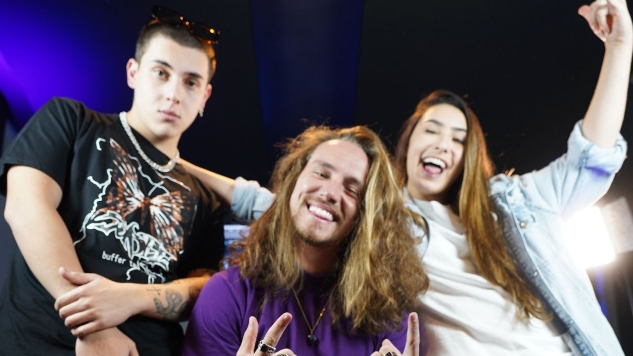 Bibi Tatto e Vitor Kley compõem música juntos em novo quadro do canal da youtuber