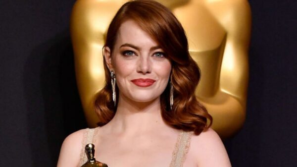 Emma Stone relembra gafe do Oscar 2017: "Caos absoluto"