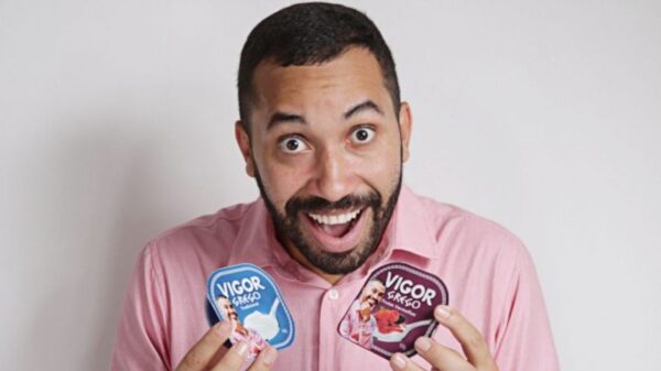 Gil do Vigor é o novo garoto propaganda de marca de iogurte e estampa embalagens