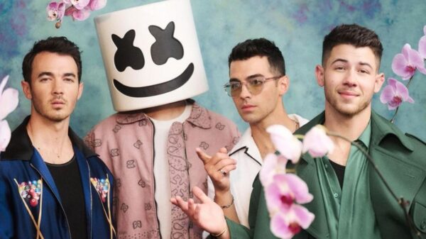 Jonas Brothers e Marshmello lançam clipe de Leave Before You Love Me