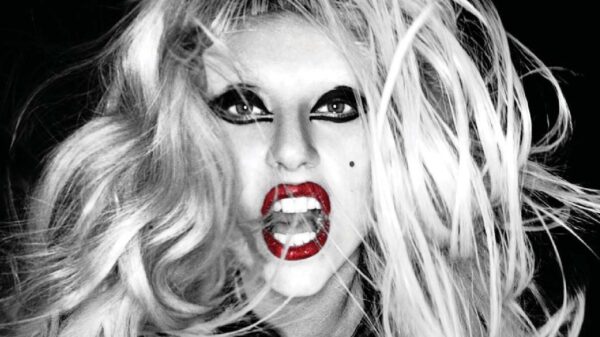 Lady Gaga vai lançar edição comemorativa do álbum "Born This Way"