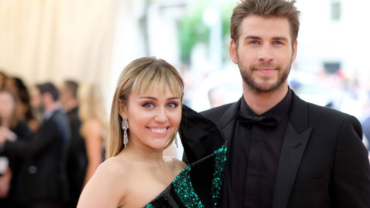 Miley Cyrus celebra aniversário de "Malibu" e faz declaração a Liam Hemsworth