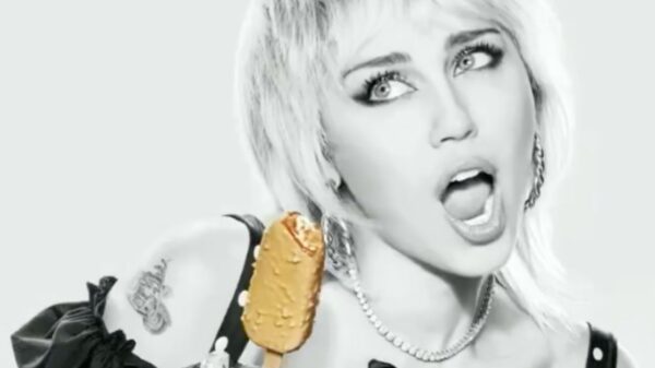 Você não vai acreditar em quanto Miley Cyrus ganhou em publicidade de sorvete