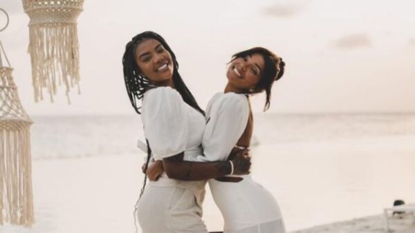 Ludmilla e Brunna Gonçalves se casam (de novo)em praia do Caribe
