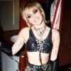 Miley Cyrus lança cover de Metallica com participação de Elton John, Yo-Yo Ma e mais