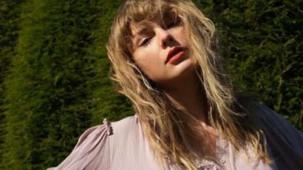Patroa! Taylor Swift tem 4 dos 10 álbuns femininos mais vendidos