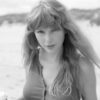 Em aniversário de "folklore", Taylor Swift lança versão alternativa de "the lakes"