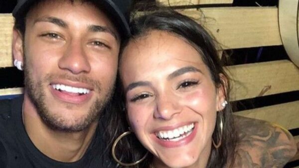 Brumar? Neymar é clicado com morena e internautas apontam semelhança com Marquezine