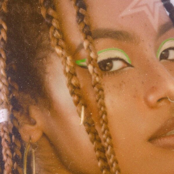 Penteado de festival: produtos que garantem cabelos incríveis, cheios de brilho e durabilidade