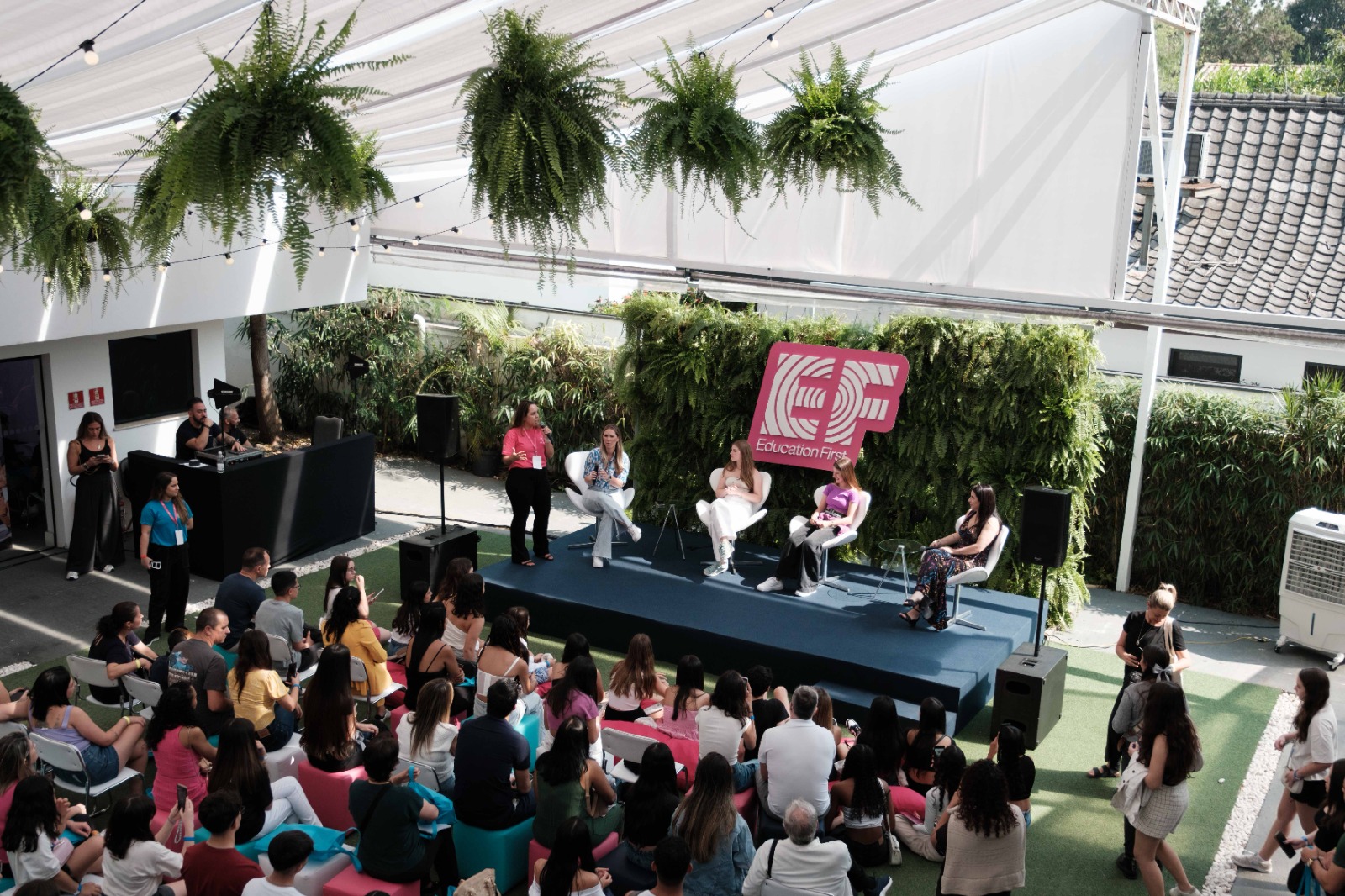 Cursos de idioma no exterior conquistam cada vez mais adolescentes e jovens adultos